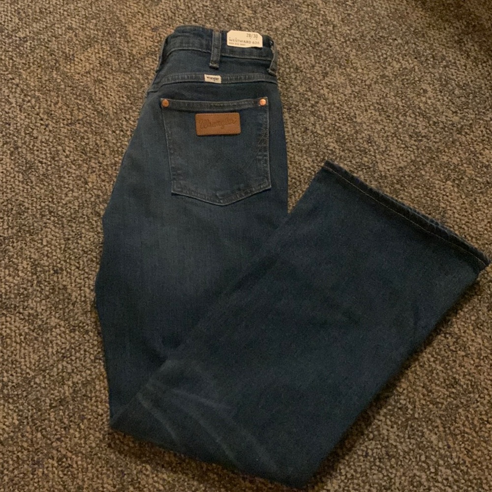 Never worn wrangler jeans women